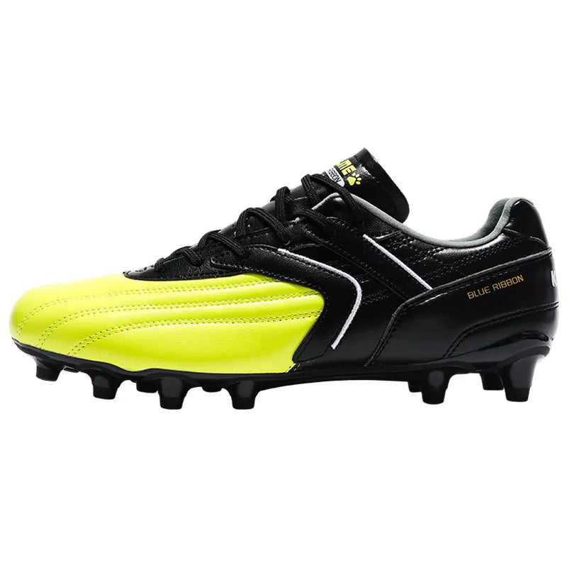 Chaussures de football Kelme pour hommes, crampons longs, pour terrain naturel, entraînement professionnel et compétition, adultes et jeunes.
