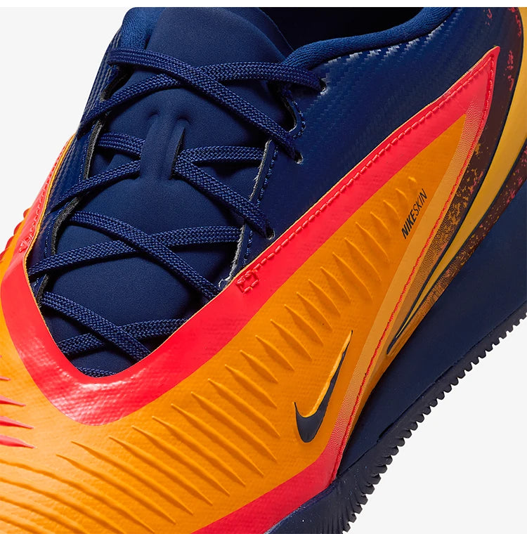 Nike Authentic Phantom 6 Herren-Low-Top-Sportschuhe mit Dämpfung für den Fußball IB3093-800