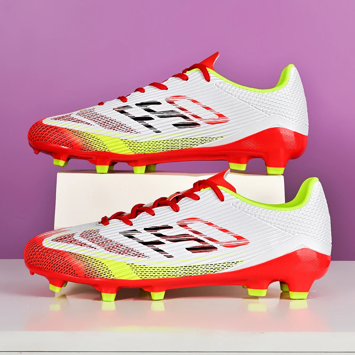 Chaussures de football respirantes pour hommes, chaussures de sport antidérapantes à longues crampons FG/AG pour l'extérieur et l'intérieur, un incontournable pour les fans