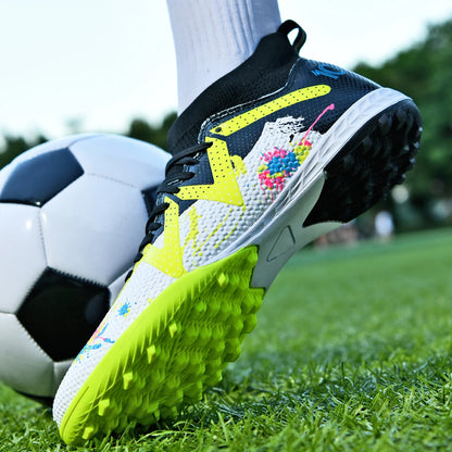 Chaussures d'entraînement unisexes Value Turf Trainers, tige en PU tissé, crampons en caoutchouc TF, antidérapantes, durables et économiques.