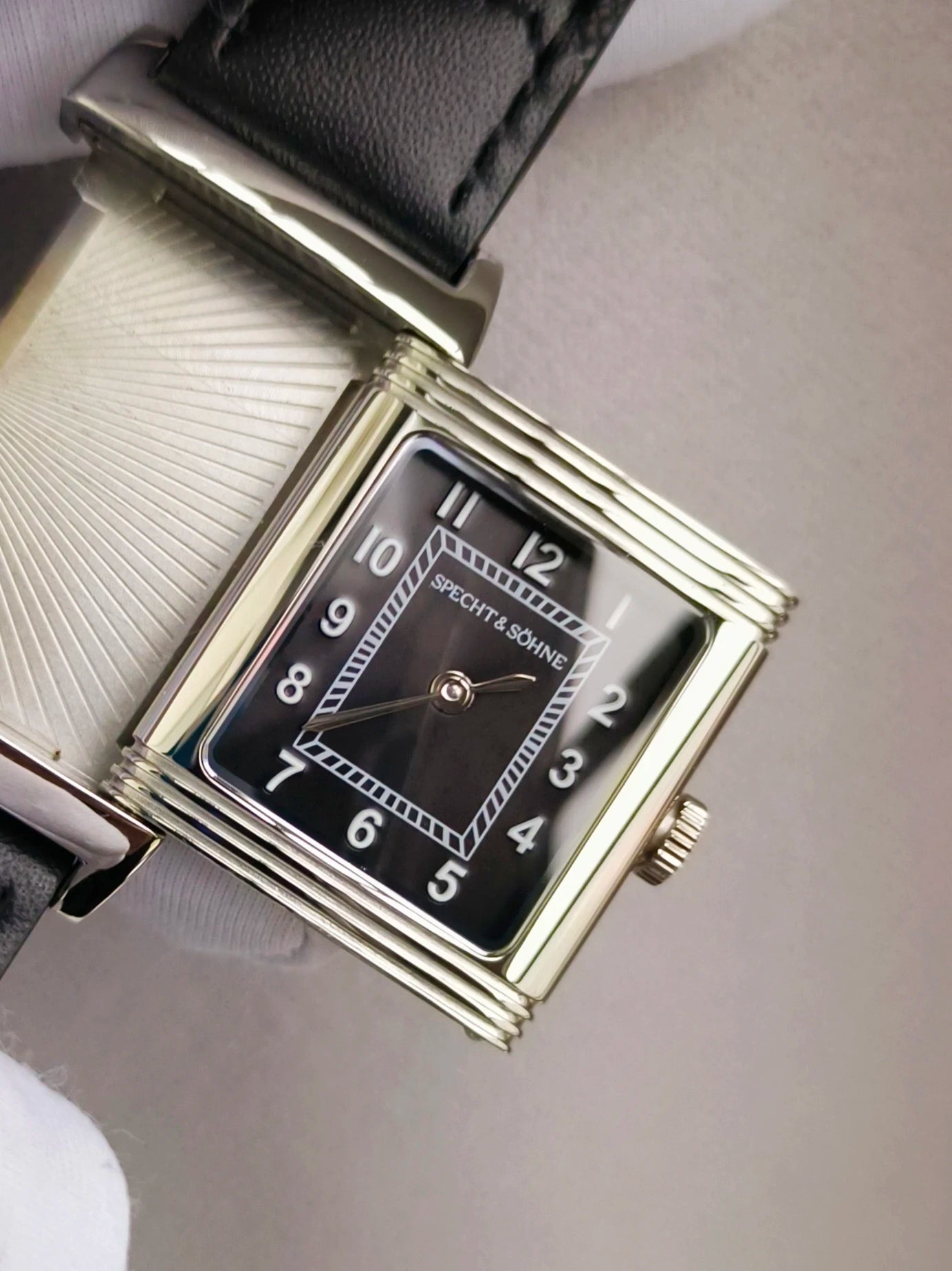 Specht&Söhne Reversible Square Watch Ronda Quartz Movt Stainless Steel Case Sapphire Crystal Flip Design Mens Fashion Wristwatch
