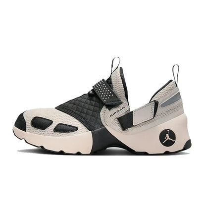 „Nike TRUNNER LX“: stilingi, universalūs, patogūs, neslystantys moteriški bėgimo bateliai su amortizacija ir ilgaamžiškumu HQ2164-102