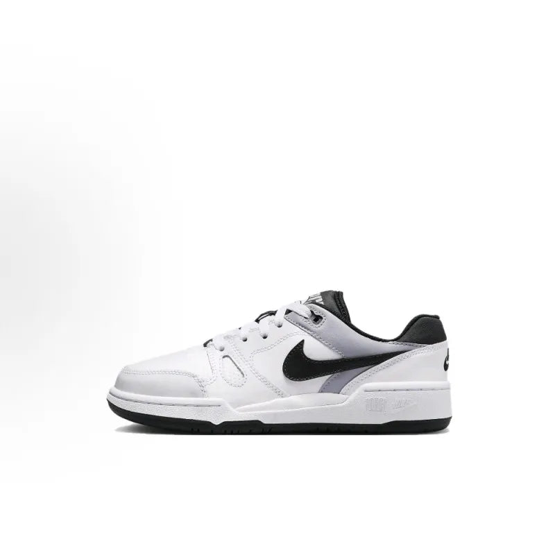 Nike Full Force – Adidași la modă, confortabili, trendi, versatili, pentru uz zilnic, navetă, sport și ținute casual, cu talpă joasă FB1362-101