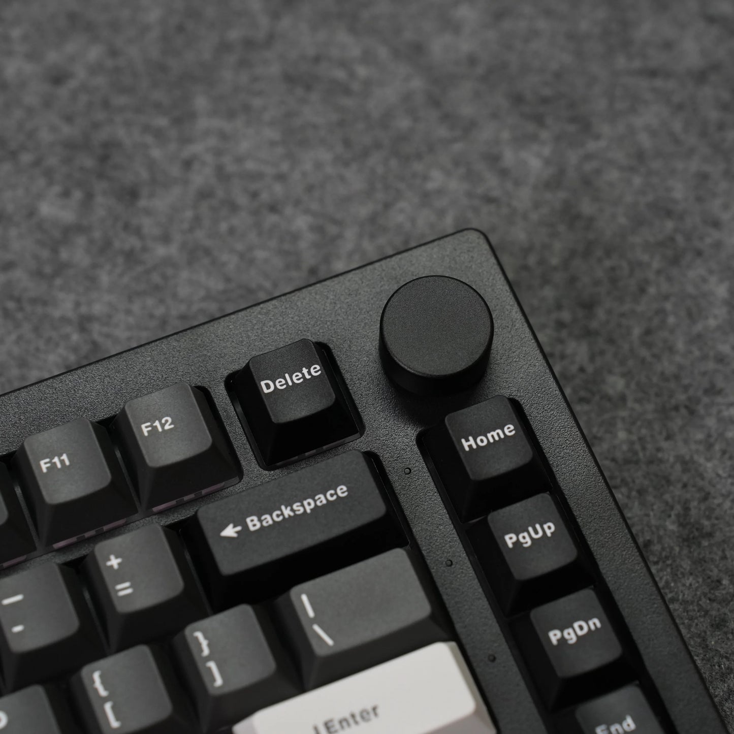 Tastiera meccanica gaming personalizzata Akko 5075 V3 75% ANSI-US con manopola del volume, hot-swappable, RGB, USB Type-C/2.4g e BT5.0 tri-mode