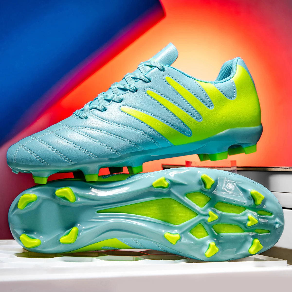 Chaussures de football AG FG pour hommes, tige en PU souple, structure de crampons renforcée, pour adultes, pour les matchs et entraînements de football en plein air sur pelouse.