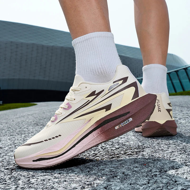 Unisex sportiniai bateliai. Madingi, su raišteliais, bėgimui skirti, amortizuojantys, neslystantys, atšokantys treniruočių bateliai. Nauji lauko sportiniai bateliai.
