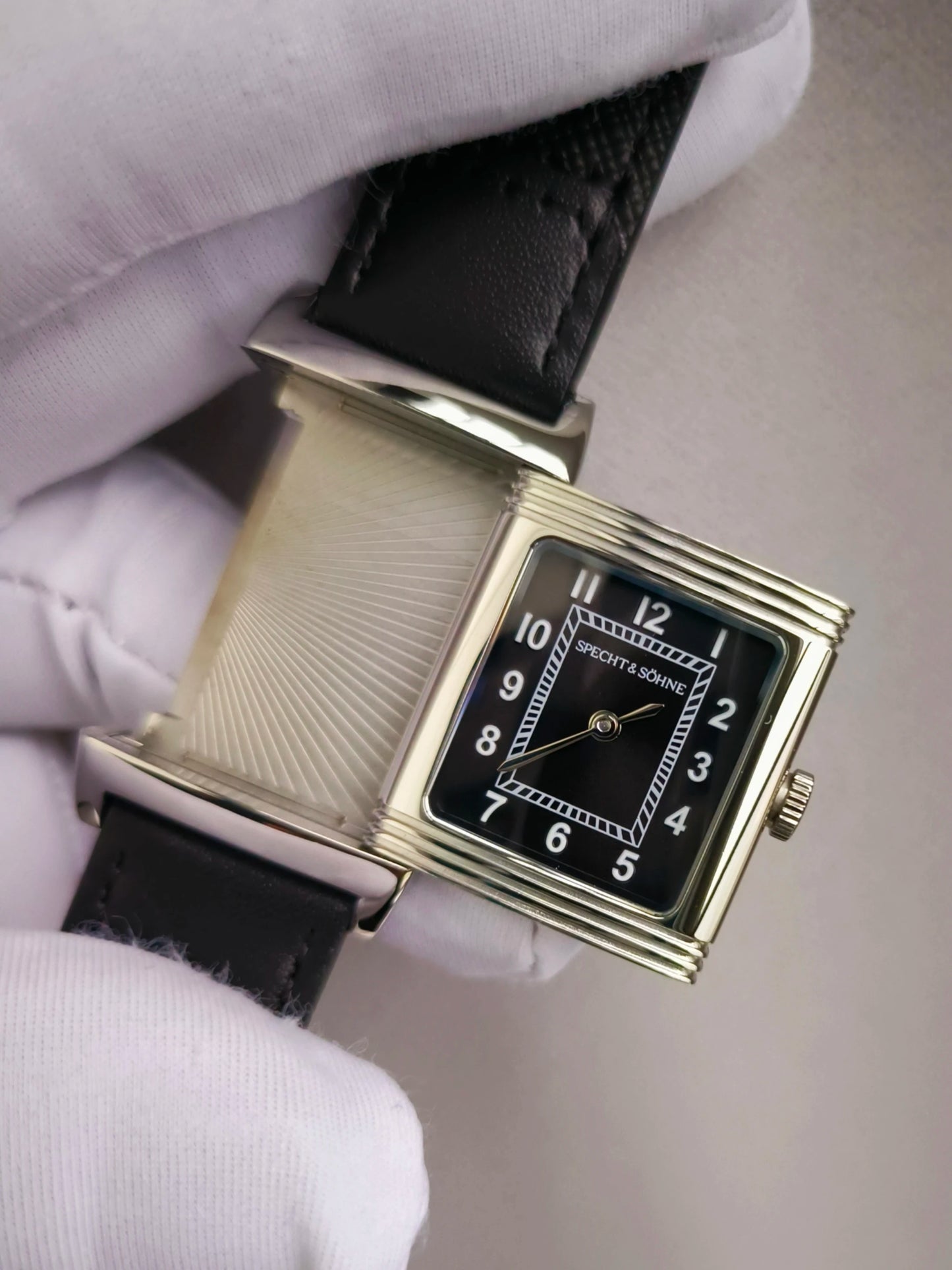 Specht&Söhne Reversible Square Watch Ronda Quartz Movt Stainless Steel Case Sapphire Crystal Flip Design Mens Fashion Wristwatch