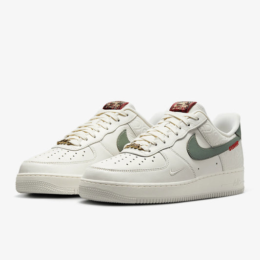 Nike äkta herrskor med snörning, halvhöga, halkskyddade, retro och andningsbara HV5979-130