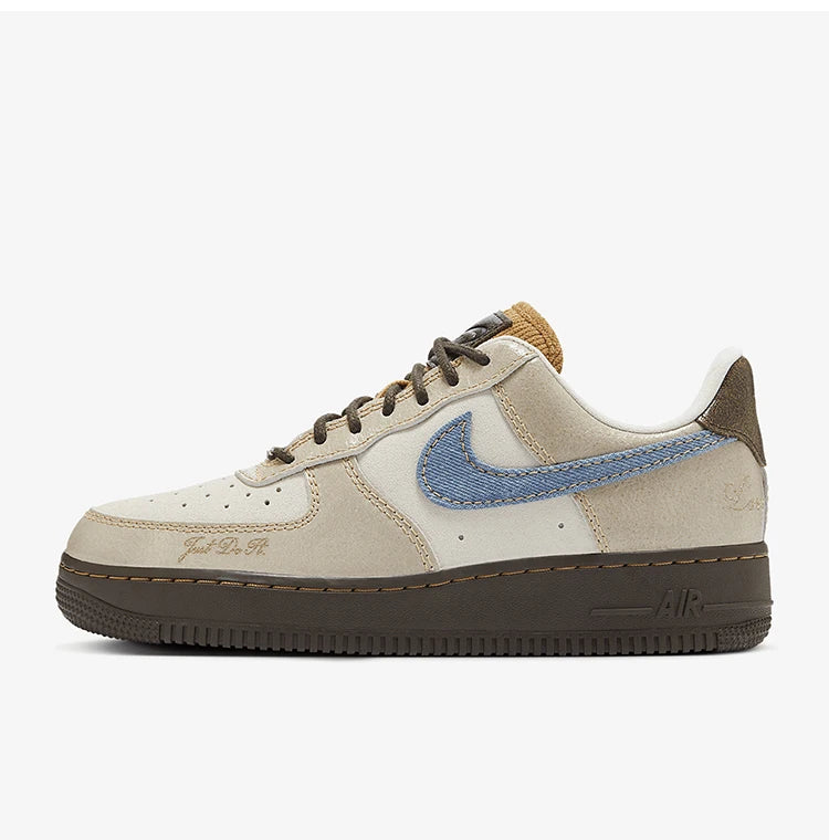 Nike Air Force 1 klassiske sneakers til kvinder med tyk sål og holdbar konstruktion HQ3458-142